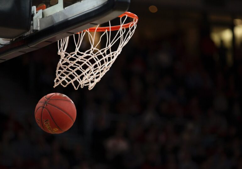 Real Murcia Baloncesto derrotado ante el Tau Castelló en su debut (58-86)