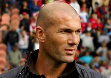 Zidane se va del Real Madrid