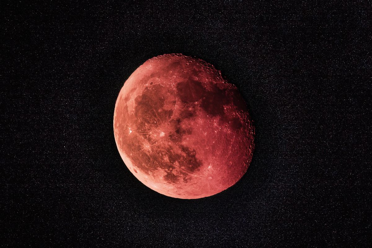 Superluna 2021. Dónde ver la Luna de Sangre. Luna de las flores.