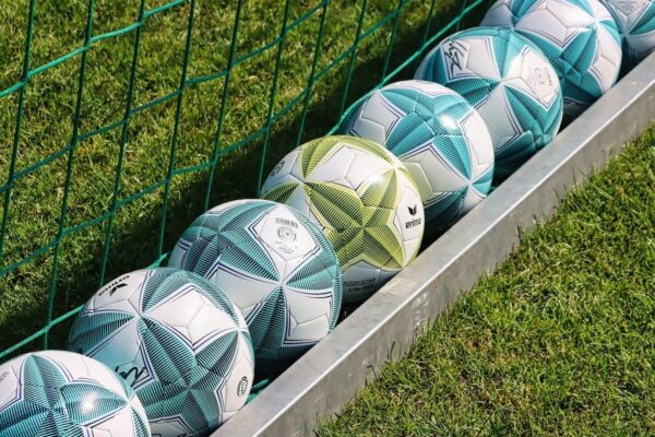 Brasil y Perú se enfrentan en un duelo deportivo