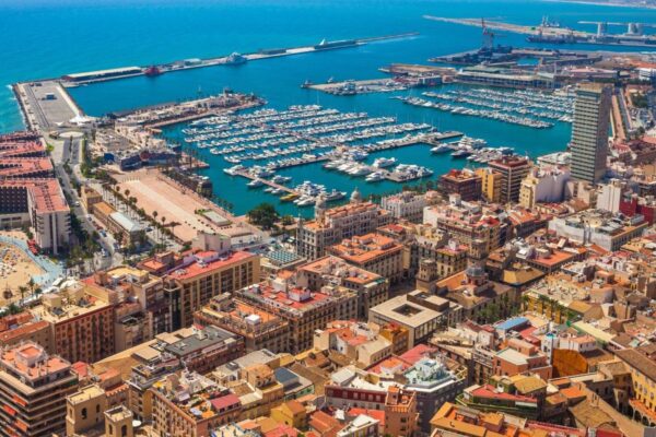 Alicante apuesta por las empresas locales