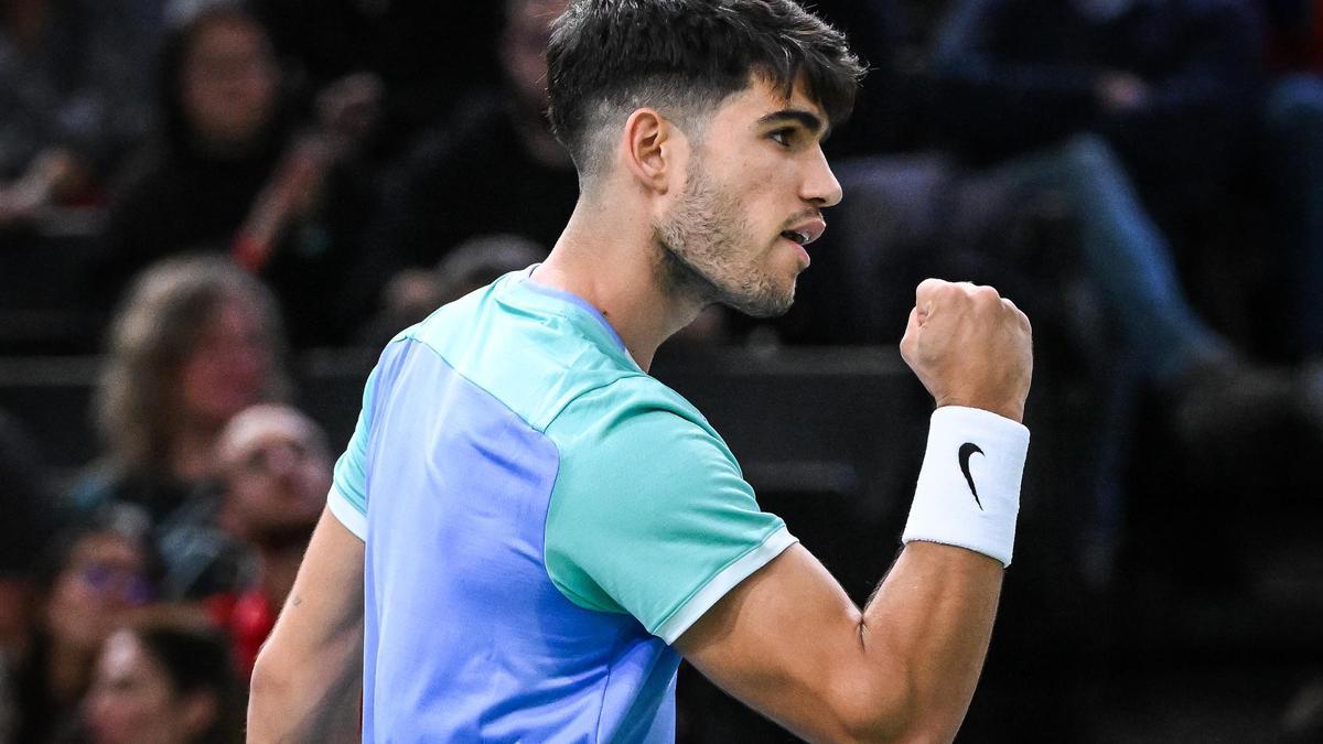 Carlos Alcaraz busca las semifinales ante Zverev en las Finales ATP
