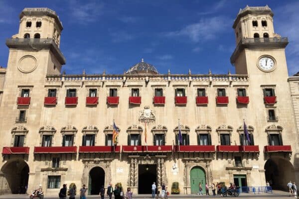Reparación del edificio consistorial en Alicante