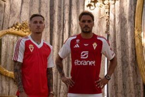 El Real Murcia comparte ruta con aliados sorprendentes.