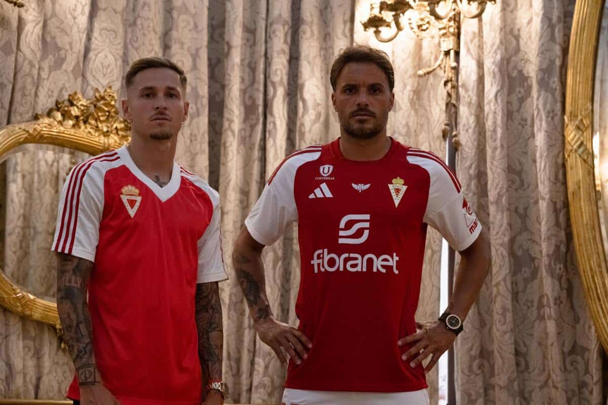 El Real Murcia comparte ruta con aliados sorprendentes.
