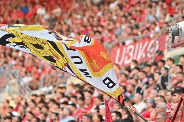 ¿Qué pasa con el Real Murcia? La historia detrás de sus últimos desafíos