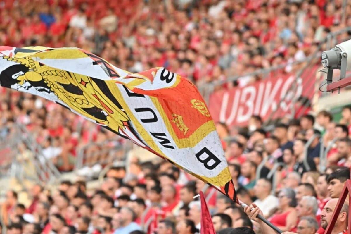 ¿Qué pasa con el Real Murcia? La historia detrás de sus últimos desafíos