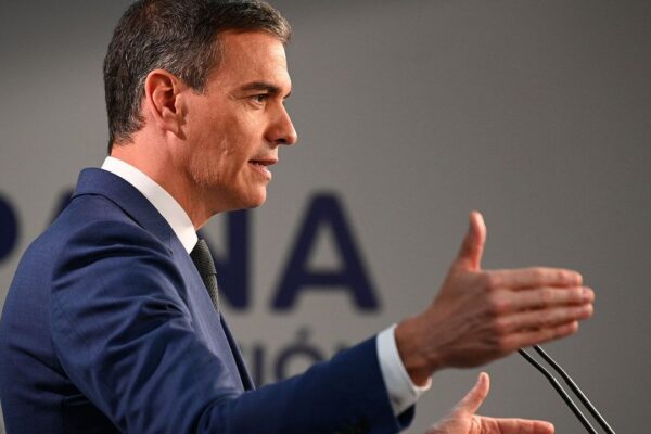 El presidente Sánchez impulsa un plan para reducir la tensión