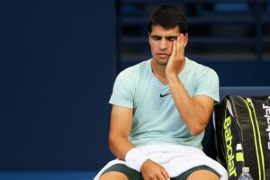 Carlos Alcaraz se baja del Master 1000 de Madrid por una lesión en el antebrazo